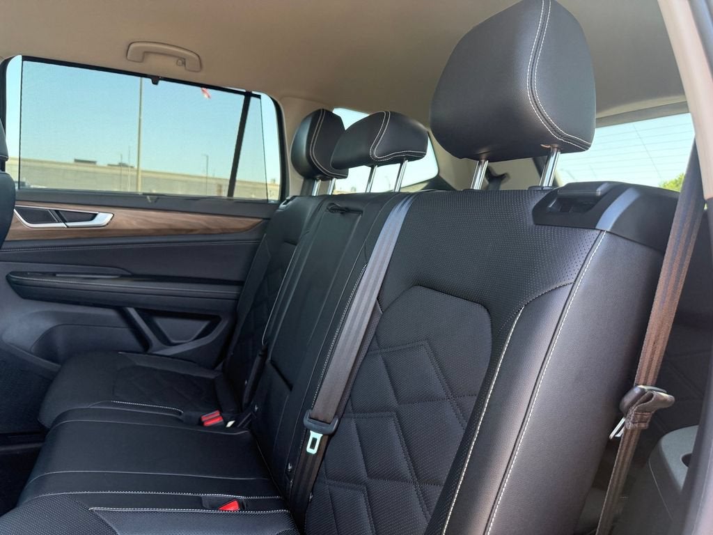 2025 Volkswagen Atlas 2.0T SE w/Technology