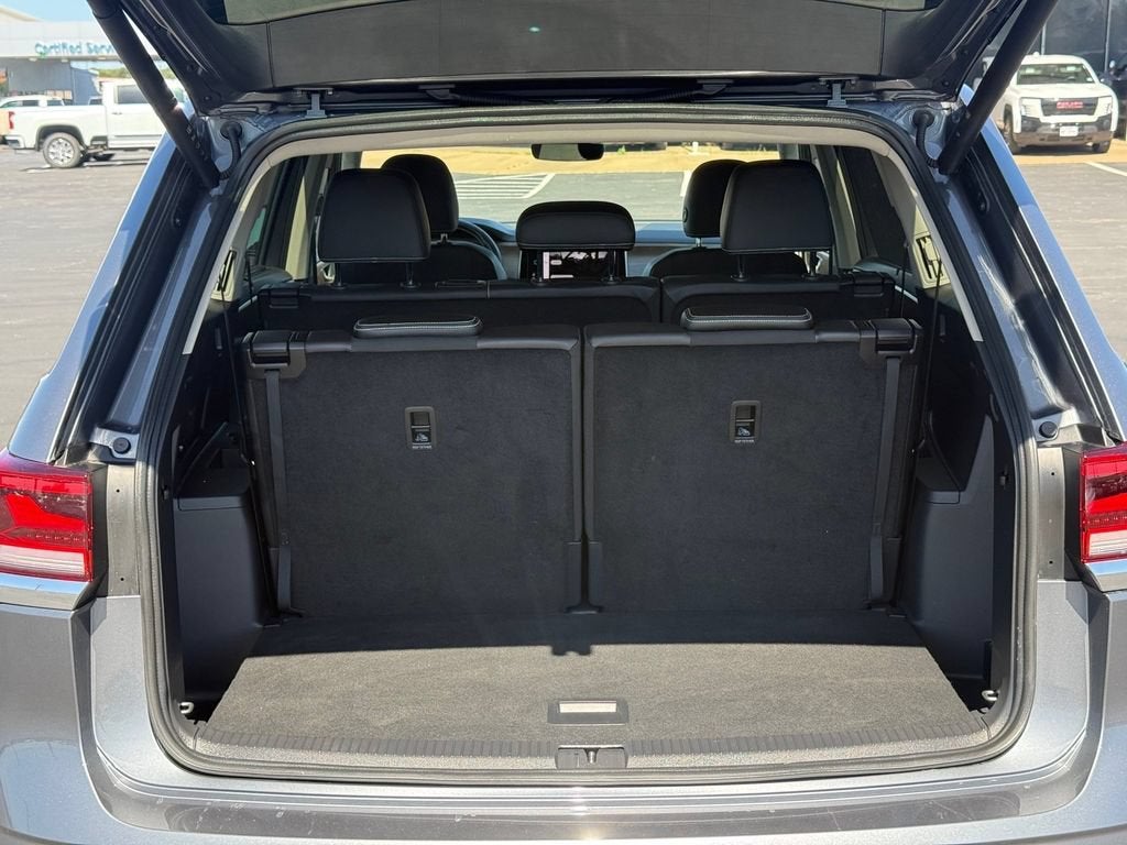 2025 Volkswagen Atlas 2.0T SE w/Technology