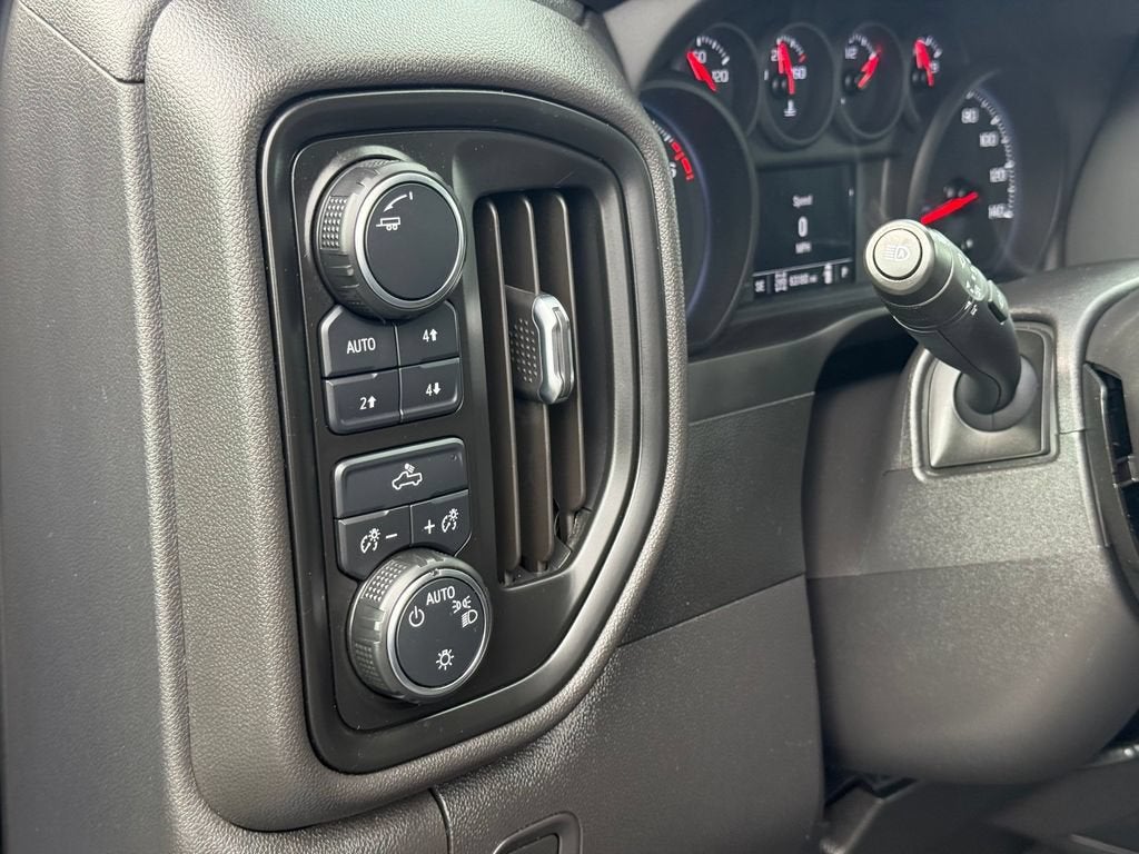 2023 Chevrolet Silverado 1500 Custom Trail Boss