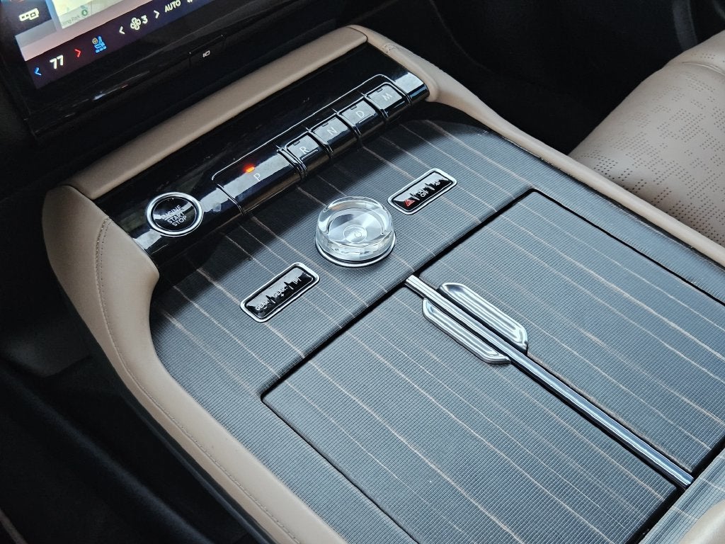 2025 Lincoln Navigator Black Label