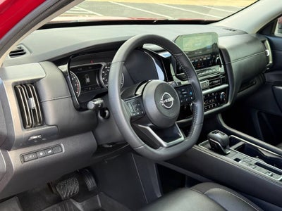 2024 Nissan Pathfinder SL FWD