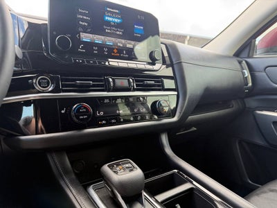2024 Nissan Pathfinder SL FWD