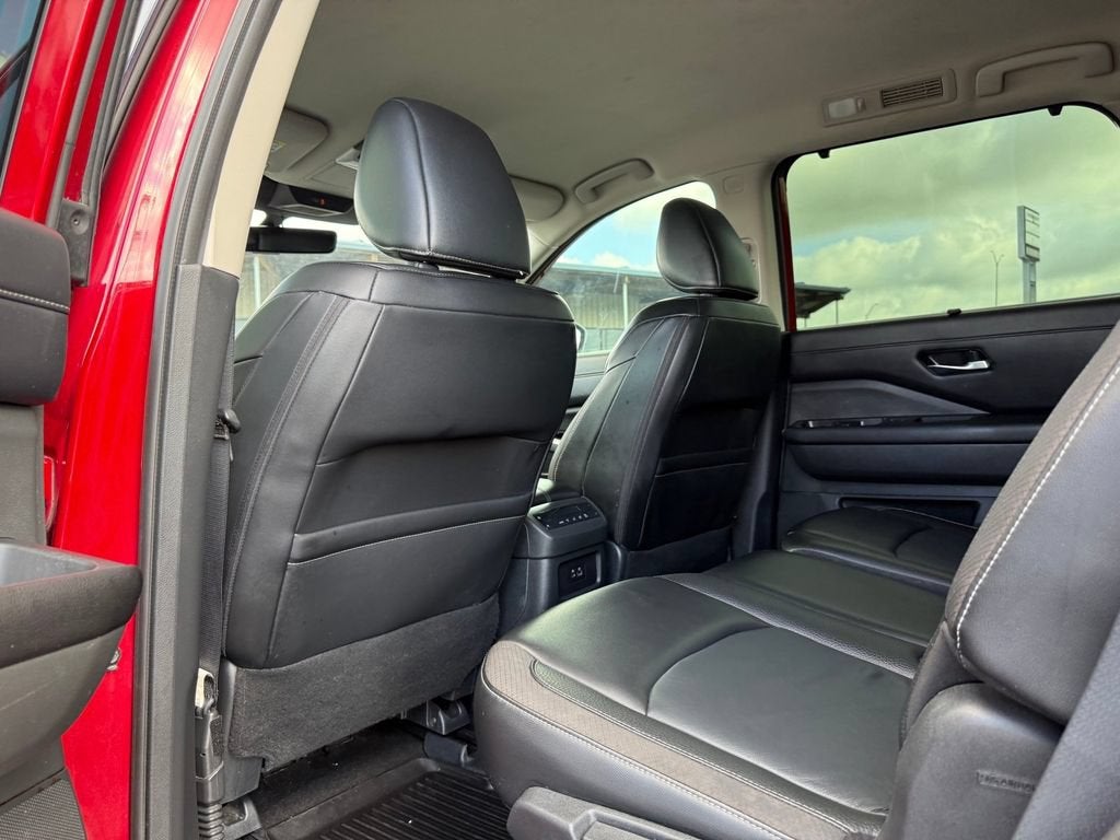 2024 Nissan Pathfinder SL FWD