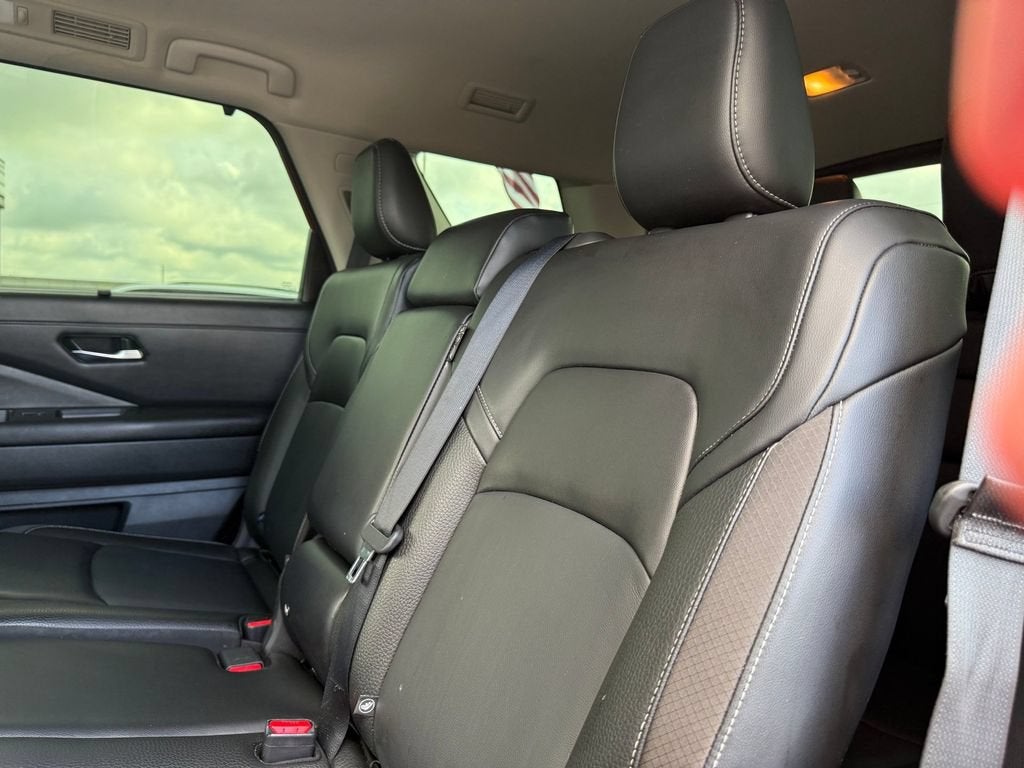 2024 Nissan Pathfinder SL FWD