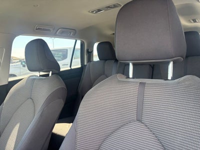 2025 Toyota Highlander LE