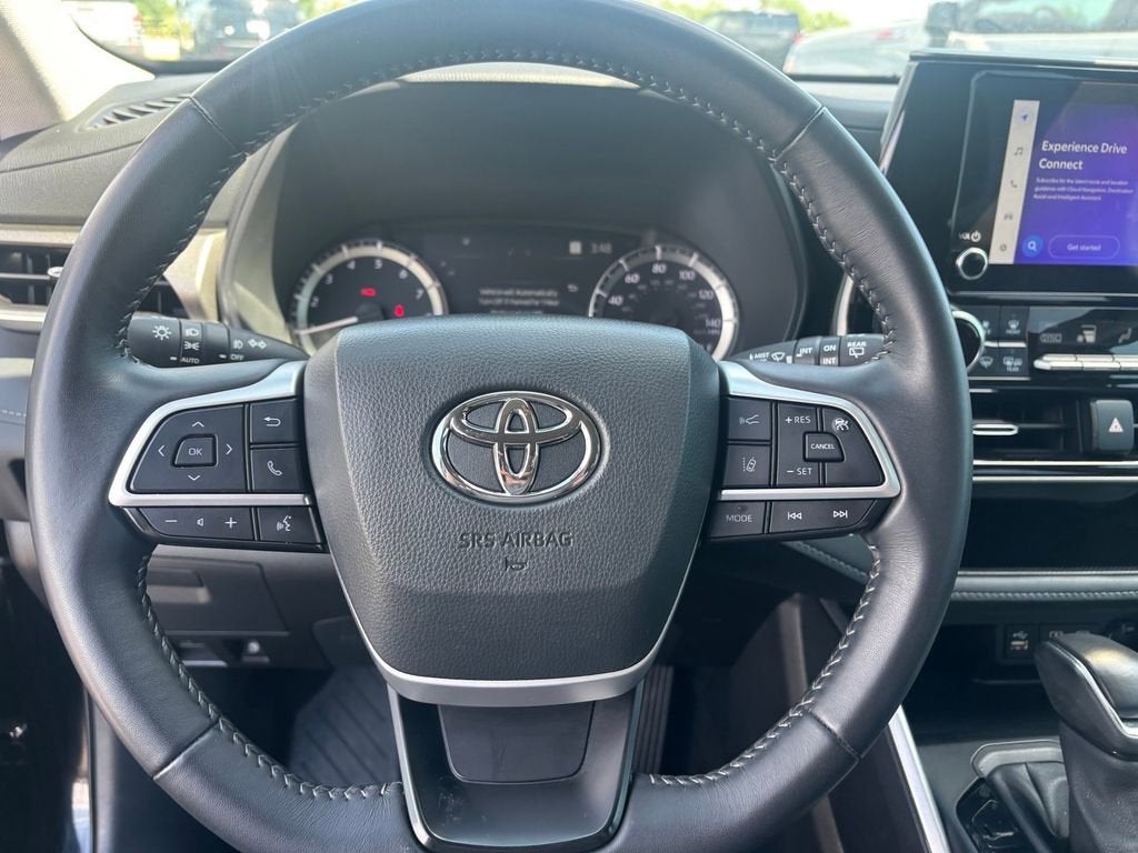 2025 Toyota Highlander LE