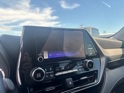 2025 Toyota Highlander LE