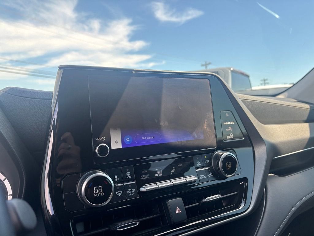 2025 Toyota Highlander LE