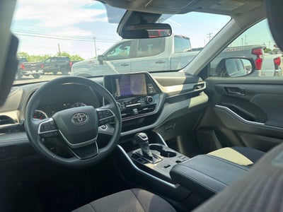 2025 Toyota Highlander LE