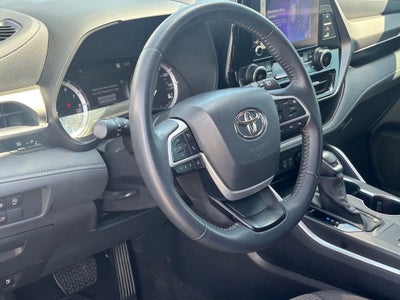 2025 Toyota Highlander LE
