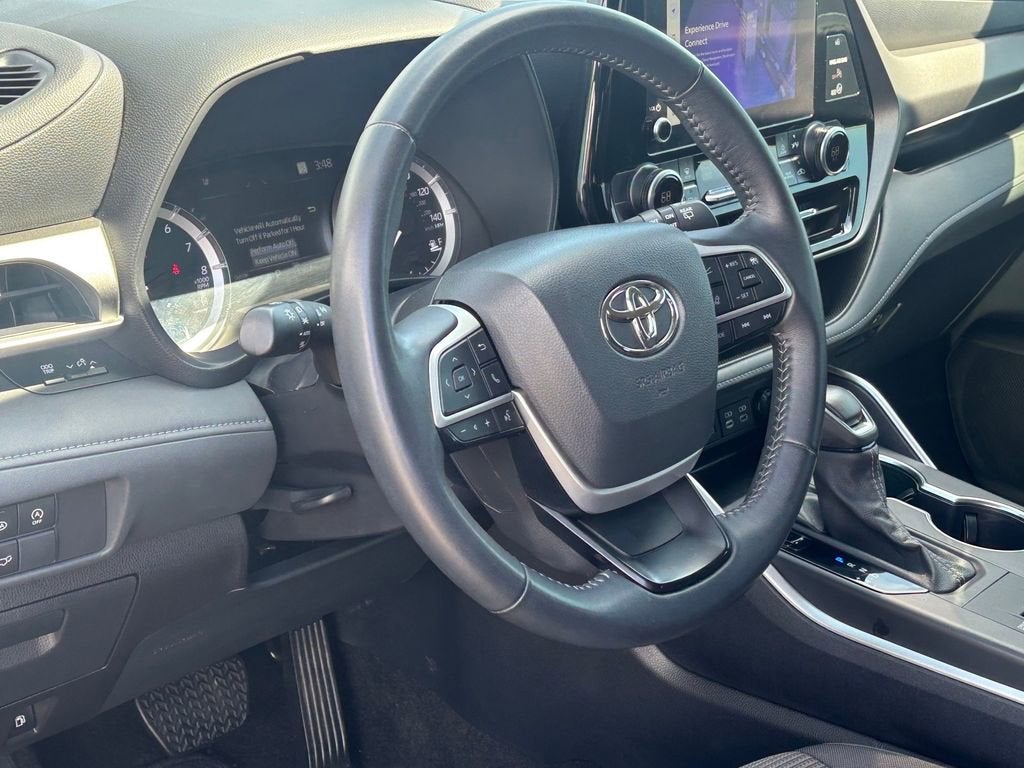 2025 Toyota Highlander LE