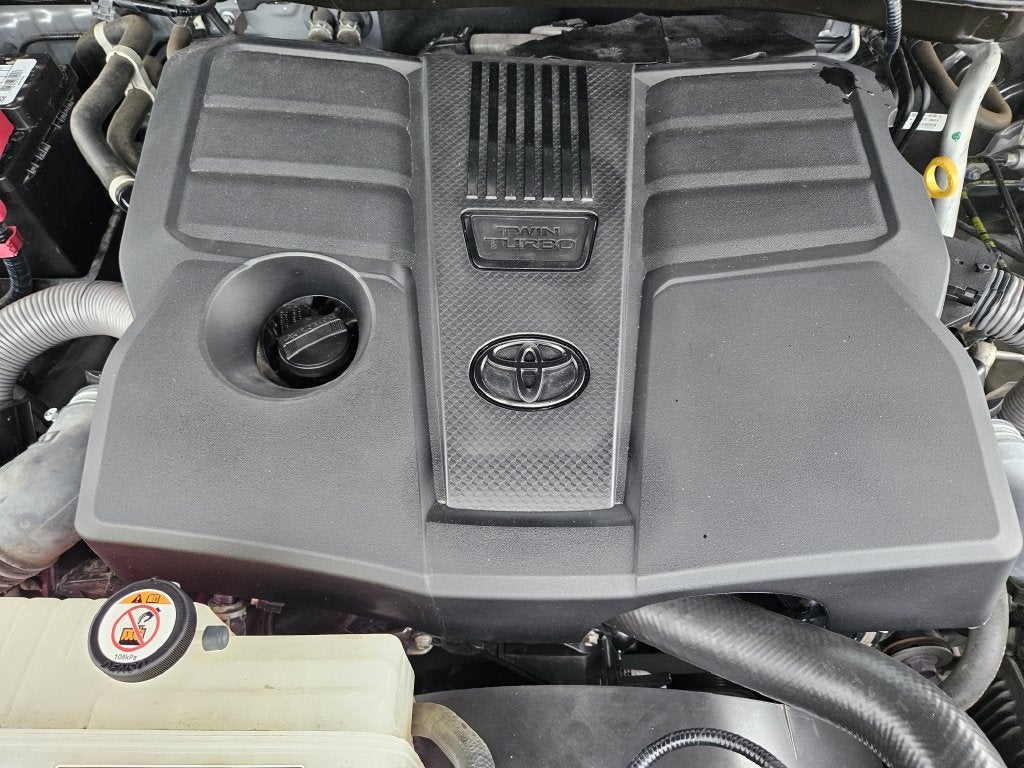 2022 Toyota Tundra 2WD SR5