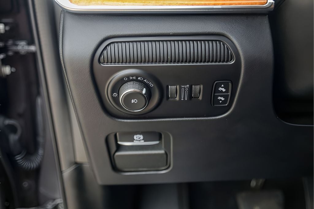 2022 Jeep Grand Wagoneer Series III