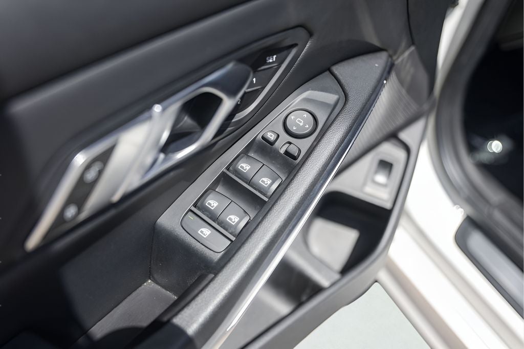 2022 BMW 3 Series 330i