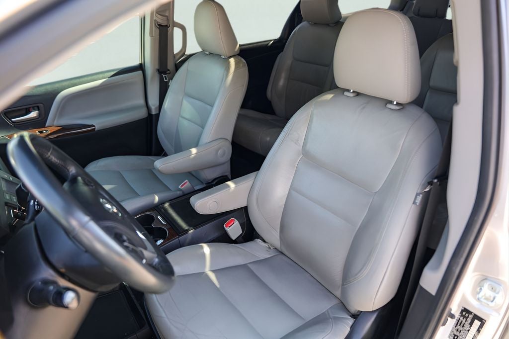 2017 Toyota Sienna Limited Premium 7 Passenger