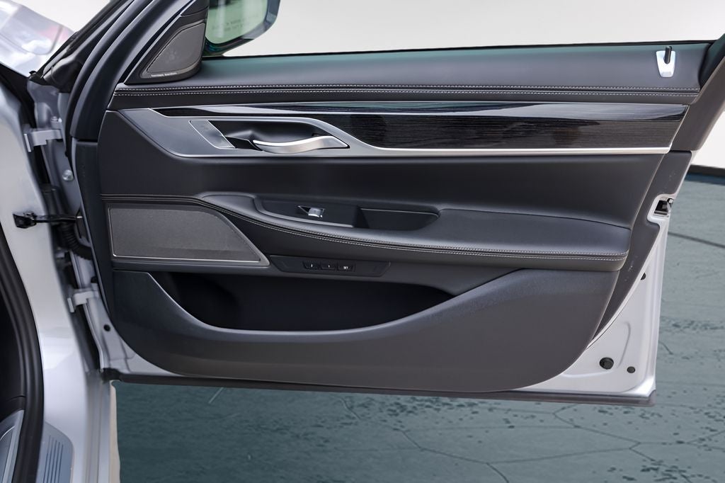 2019 BMW 7 Series 740i