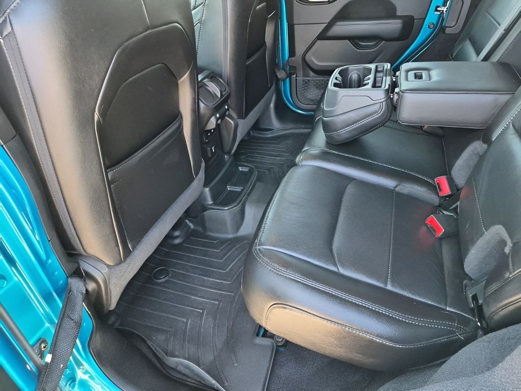 2020 Jeep Wrangler Unlimited Sahara Altitude