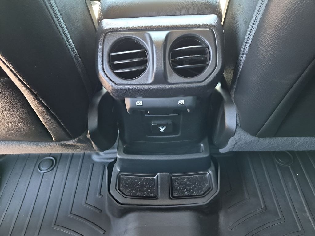 2020 Jeep Wrangler Unlimited Sahara Altitude