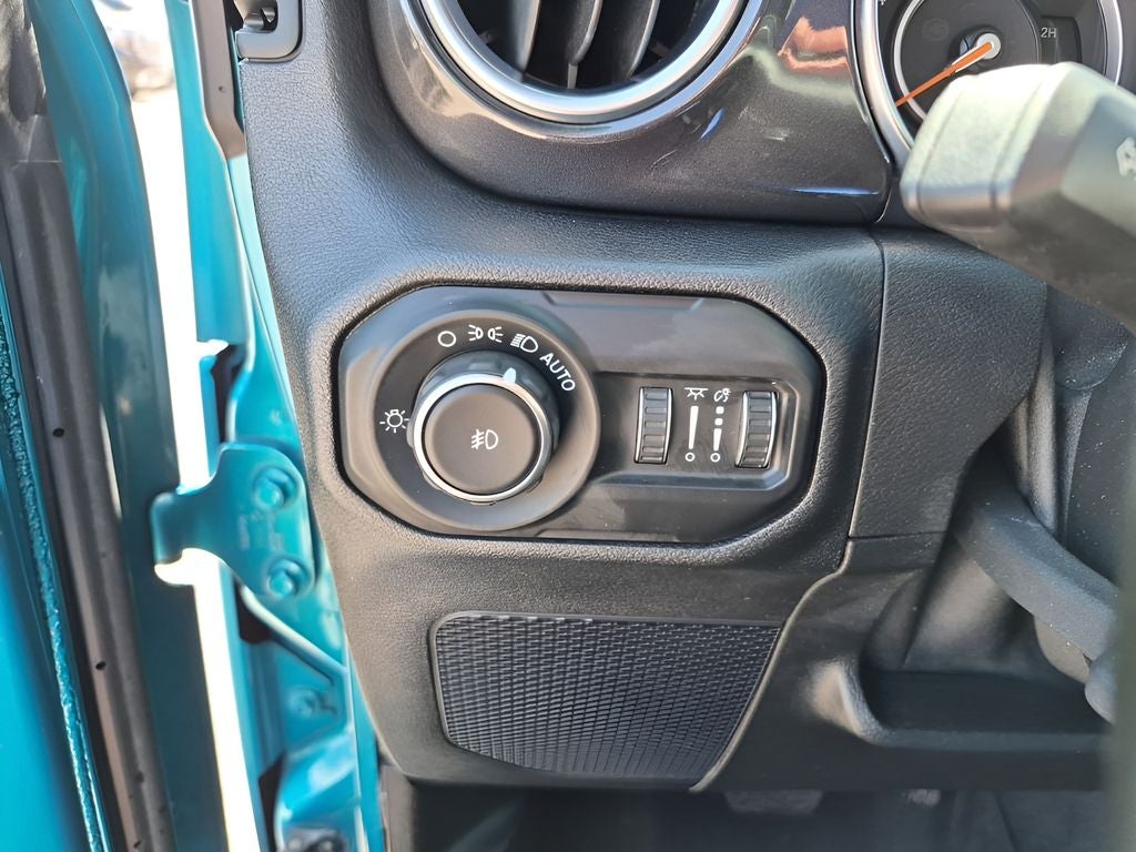 2020 Jeep Wrangler Unlimited Sahara Altitude
