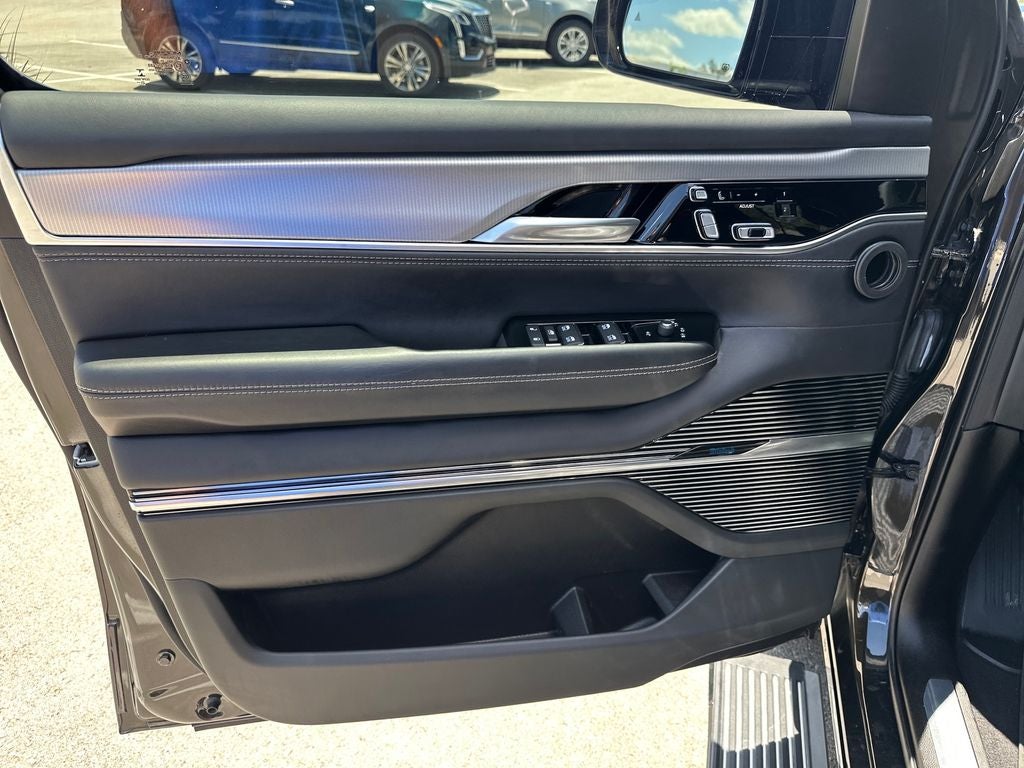 2023 Jeep Grand Wagoneer Series II