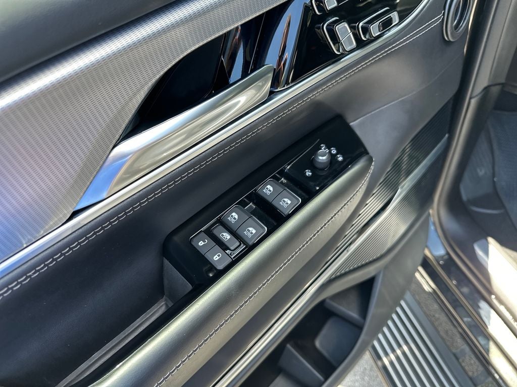 2023 Jeep Grand Wagoneer Series II