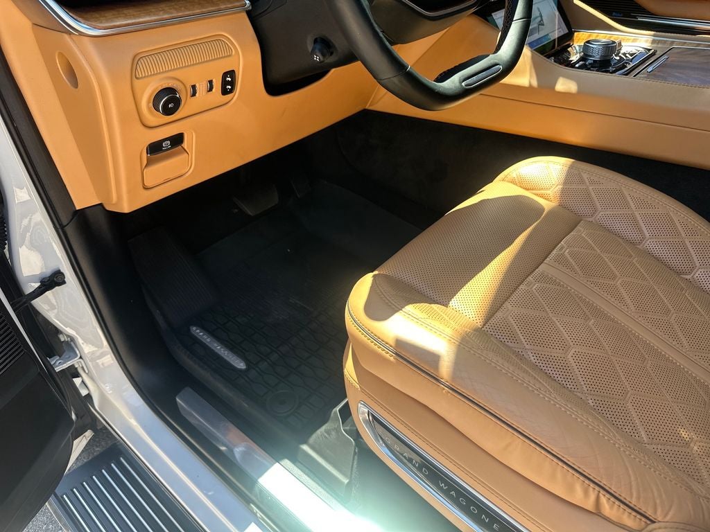 2022 Jeep Grand Wagoneer Series III