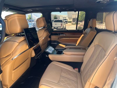 2022 Jeep Grand Wagoneer Series III