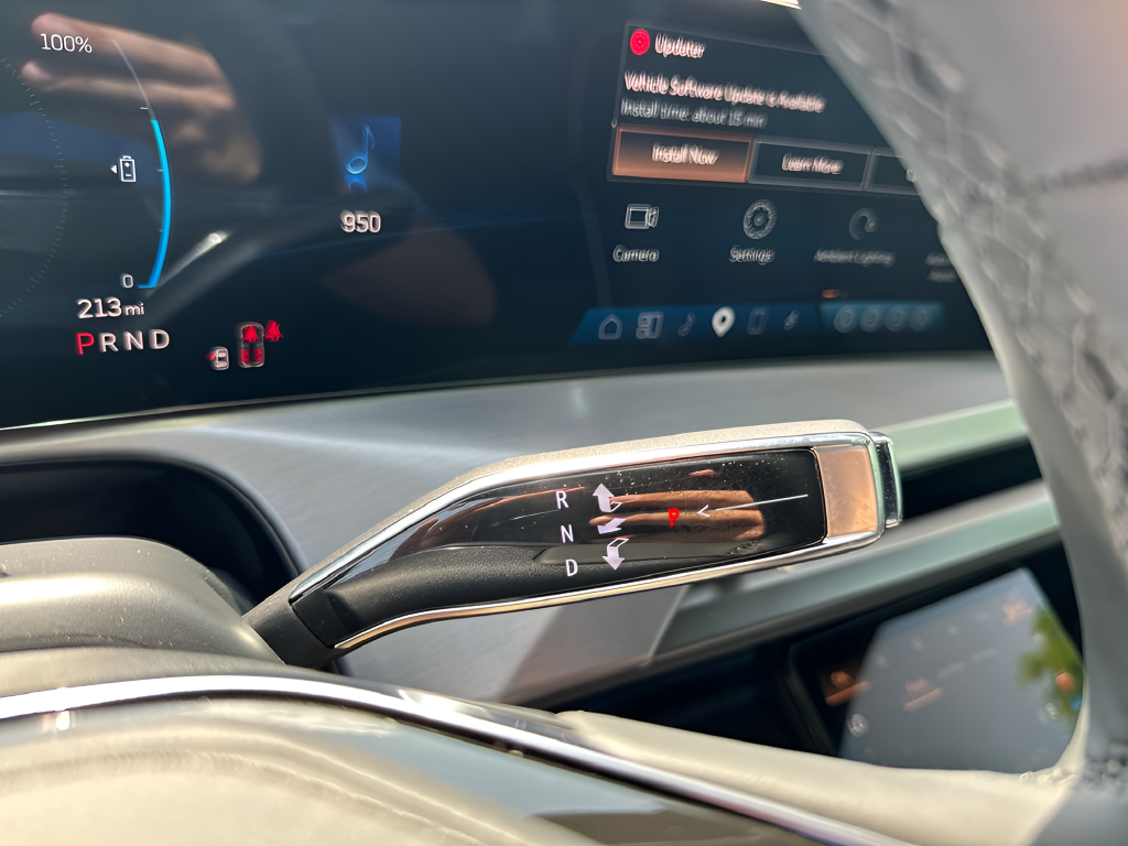 2026 Cadillac VISTIQ Platinum