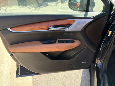 2022 Cadillac XT5 Premium Luxury