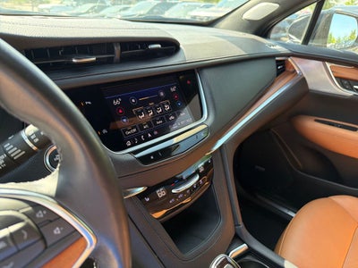 2022 Cadillac XT5 Premium Luxury