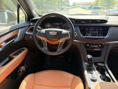 2022 Cadillac XT5 Premium Luxury