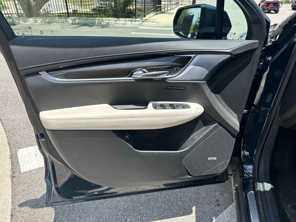 2025 Cadillac XT6 Sport