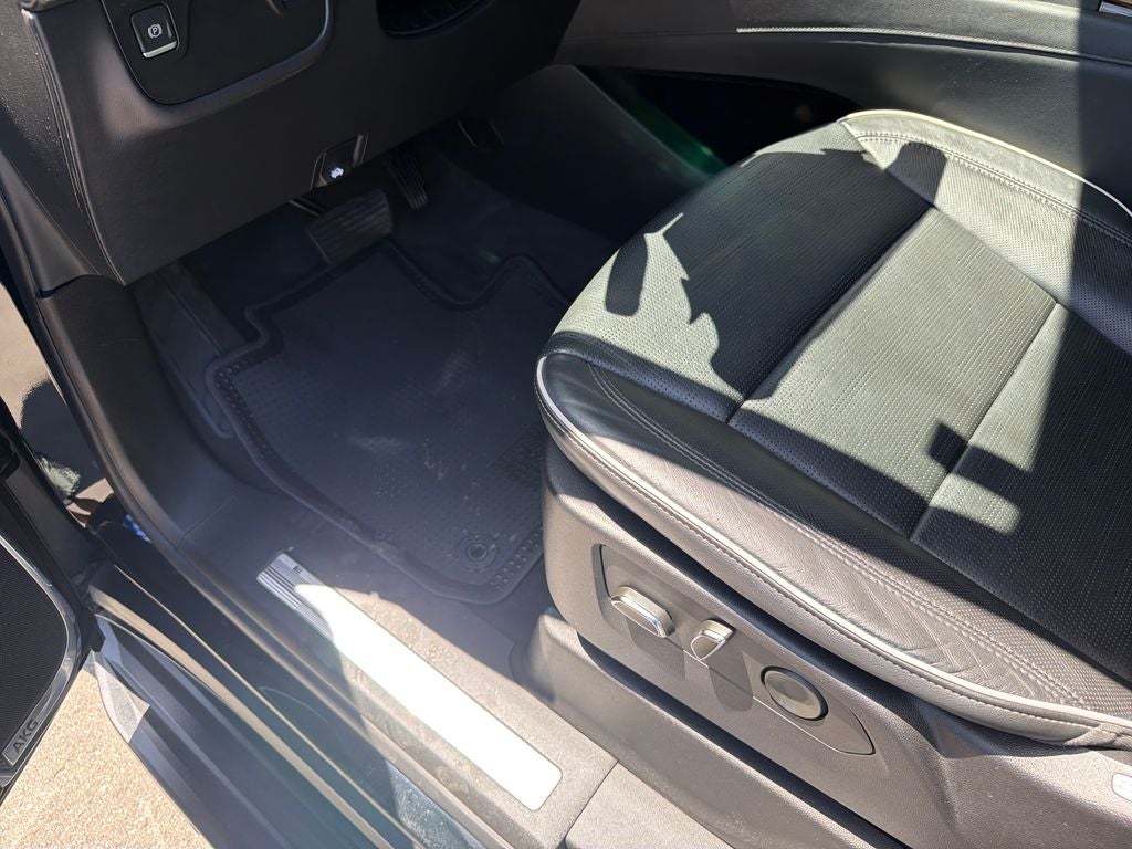 2022 Cadillac Escalade ESV Premium