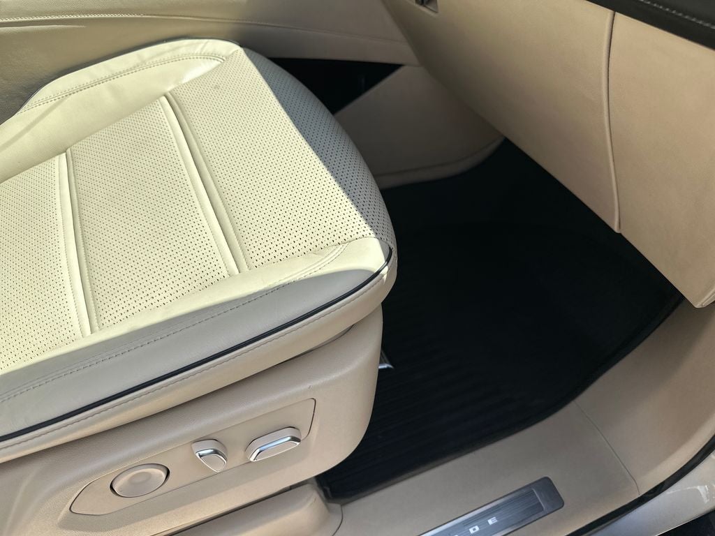 2023 Cadillac Escalade ESV Premium