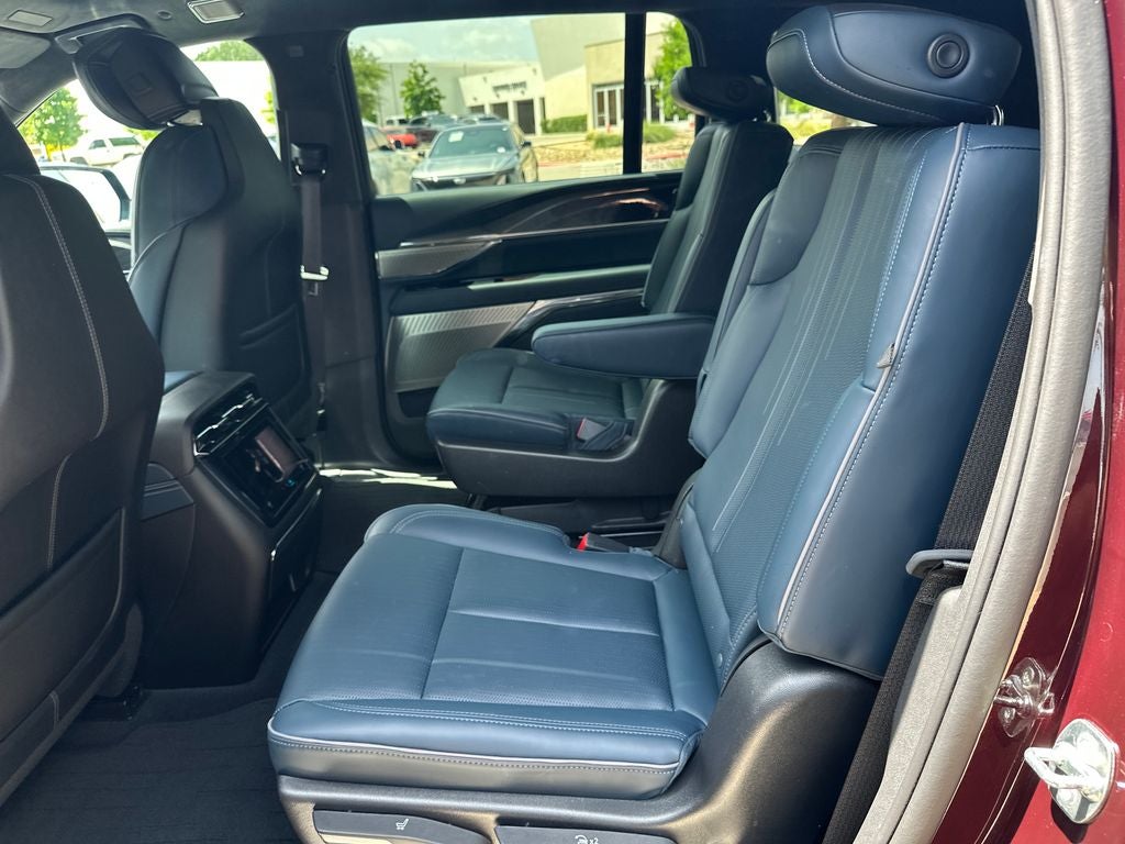 2025 Cadillac ESCALADE IQ Luxury 2