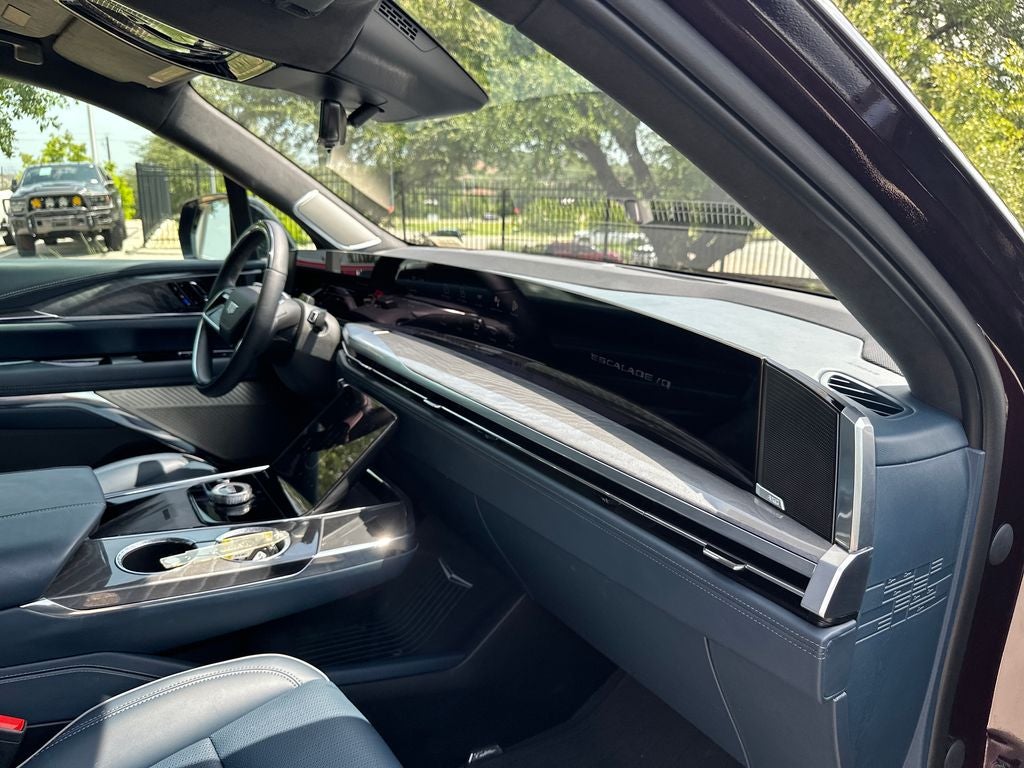 2025 Cadillac ESCALADE IQ Luxury 2