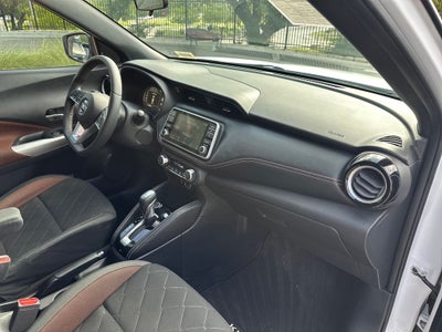 2019 Nissan Kicks SR
