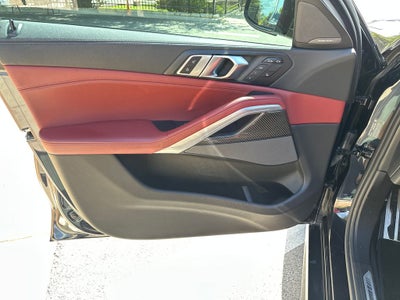 2022 BMW X6 M50i