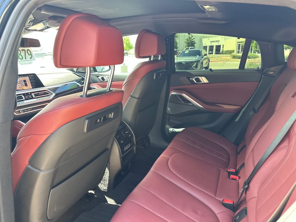 2022 BMW X6 M50i