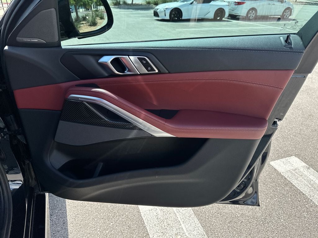 2022 BMW X6 M50i