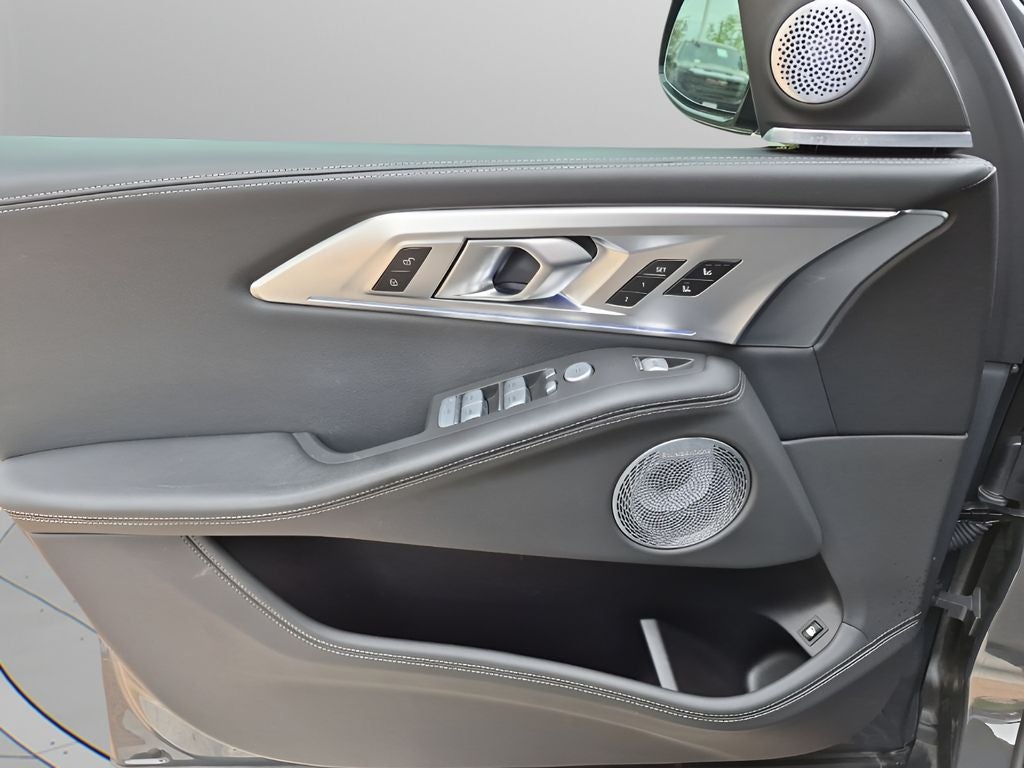 2025 BMW XM Base