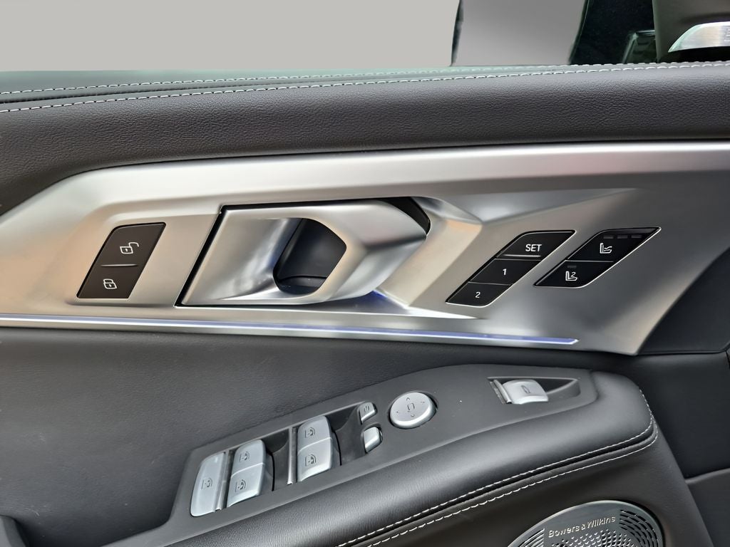 2025 BMW XM Base