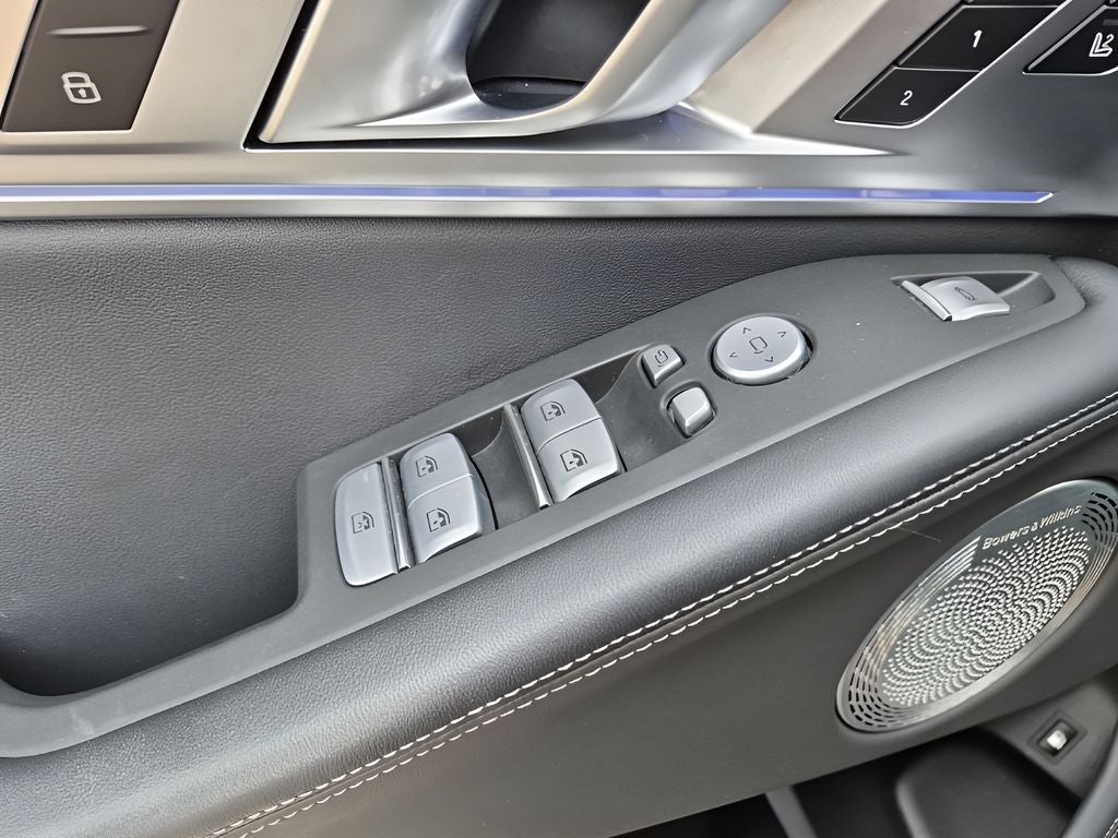 2025 BMW XM Base