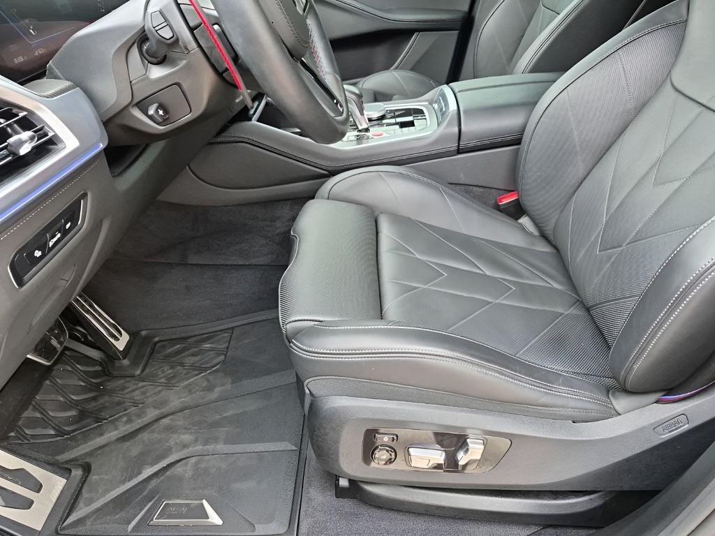 2025 BMW XM Base