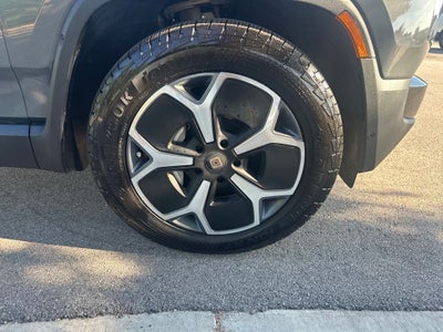 2024 Rivian R1S Adventure