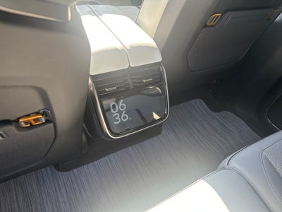 2024 Rivian R1S Adventure