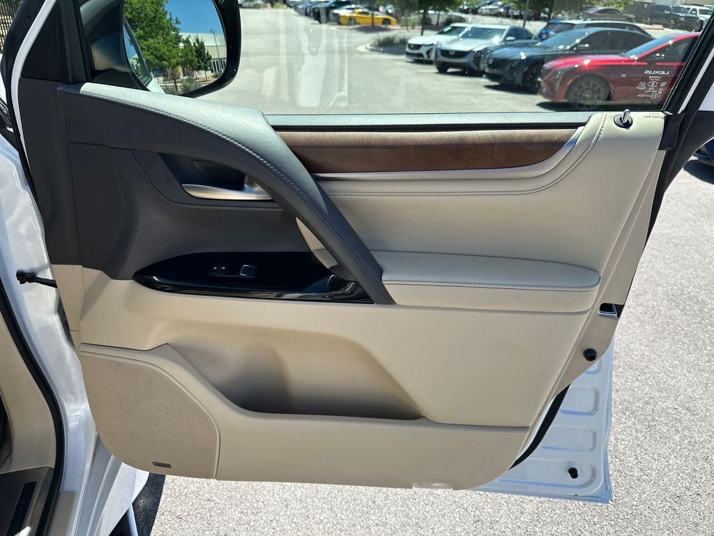 2020 Lexus LX 570