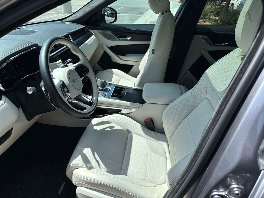 2024 Jaguar F-PACE P250 R-Dynamic S
