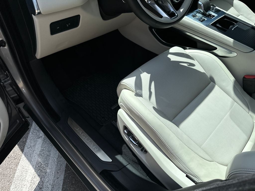 2024 Jaguar F-PACE P250 R-Dynamic S