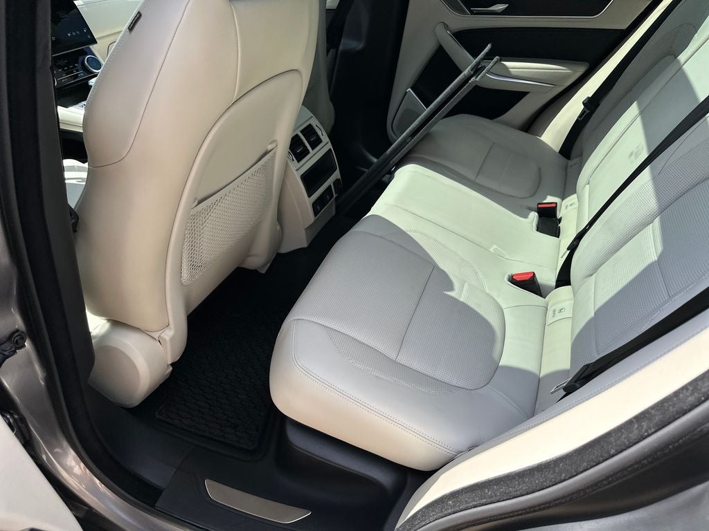 2024 Jaguar F-PACE P250 R-Dynamic S